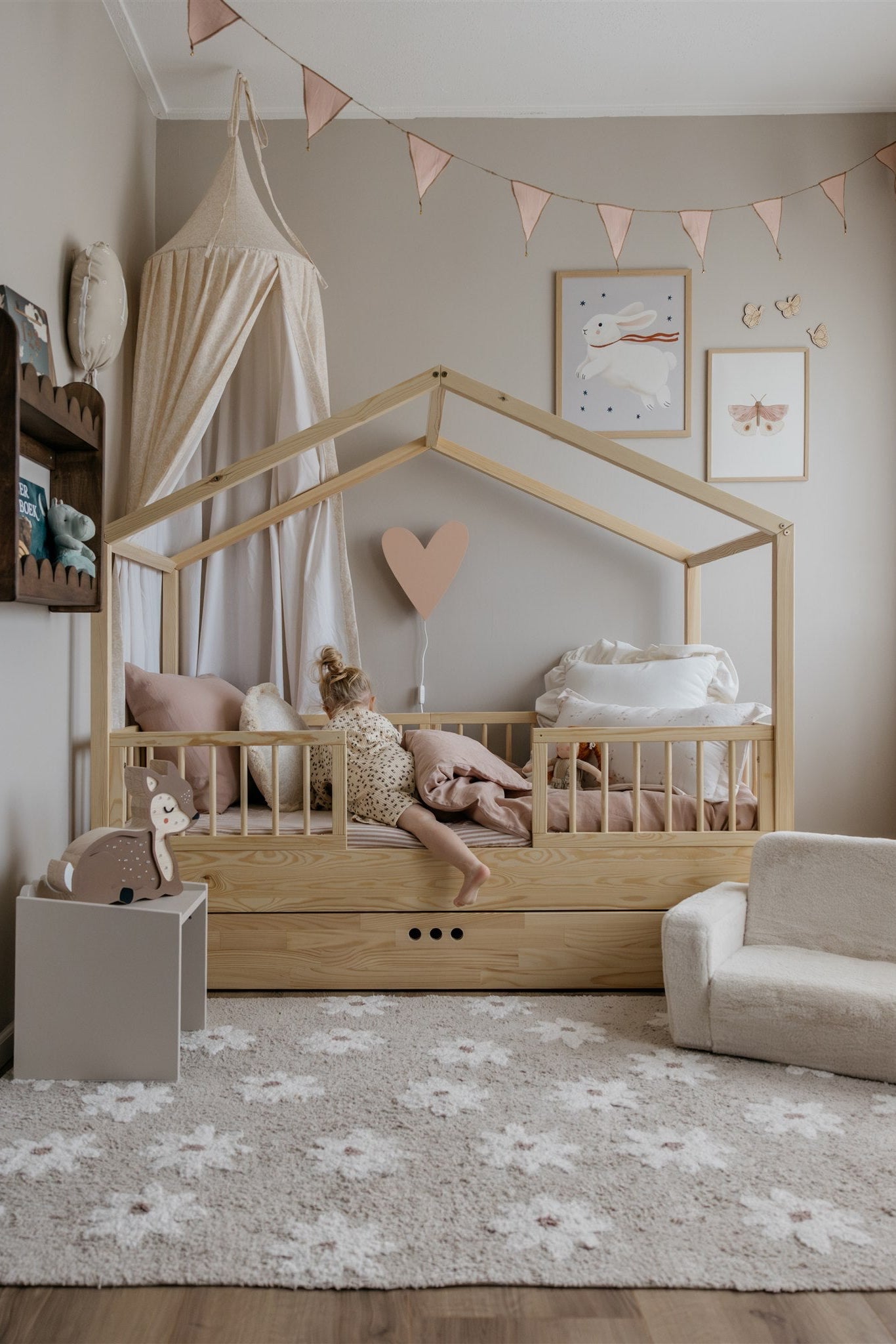 Ecru Barberries – Bedhemel