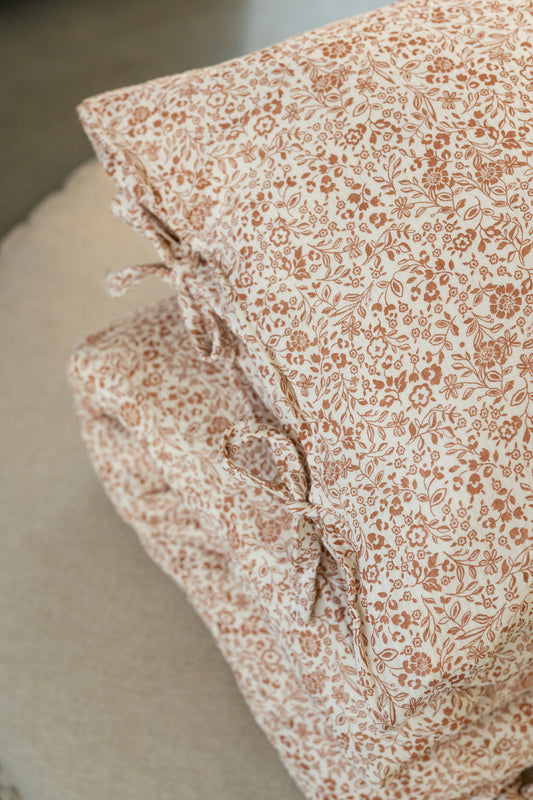 Brown Meadow – Bloemen Beddengoedset