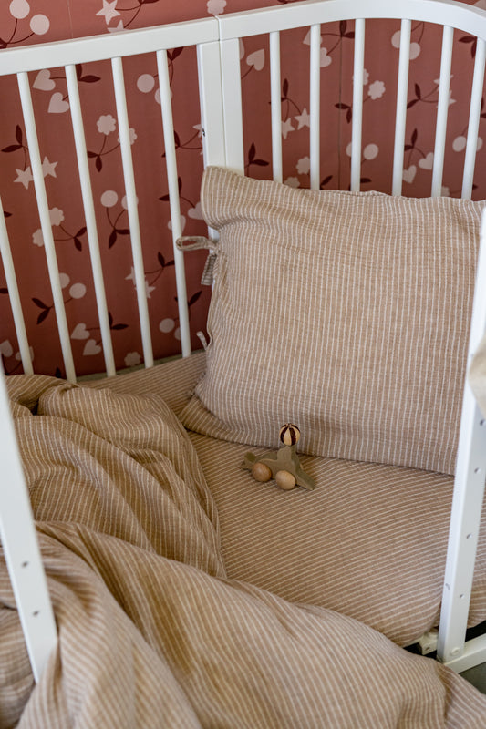 Beige Fine Stripes – Mousseline Beddengoedset