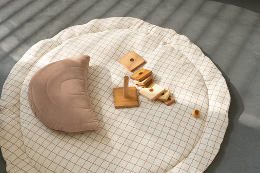 Brown checked on cream - baby play mat, boxkleed