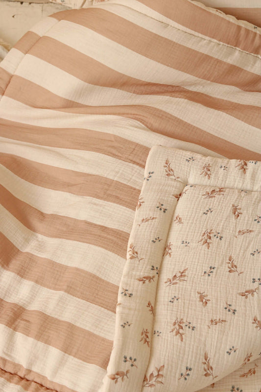 Small Leaves & Beige Stripes Kids Quilt