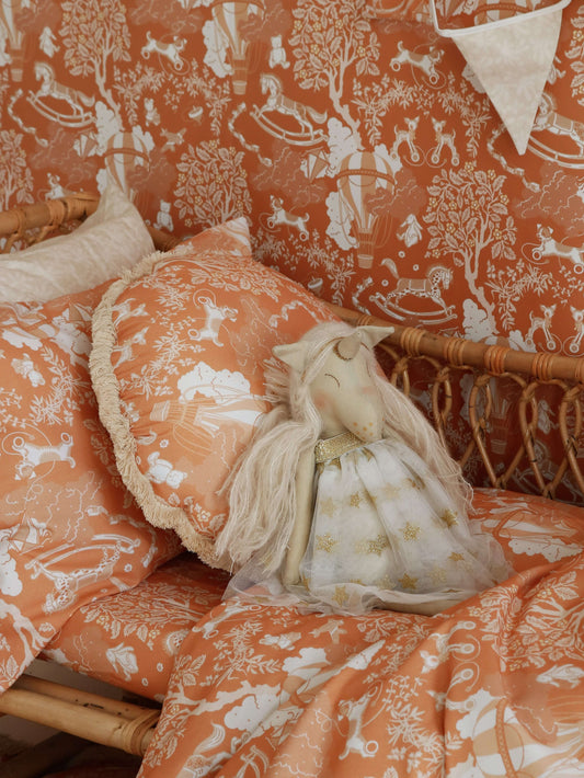 Matuu - Childhood dreams - round pillow