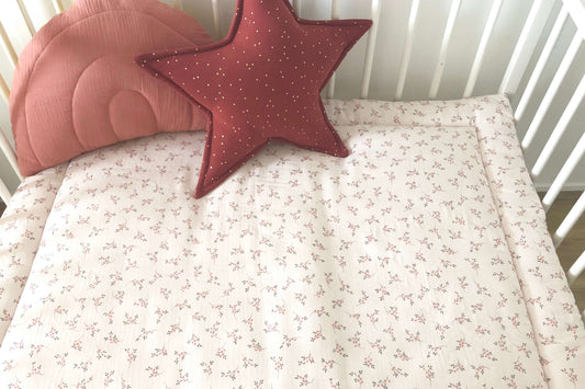 Boxkleed / speelkleed - Pinky natural - stofroze met kleine bloemen | Matuu