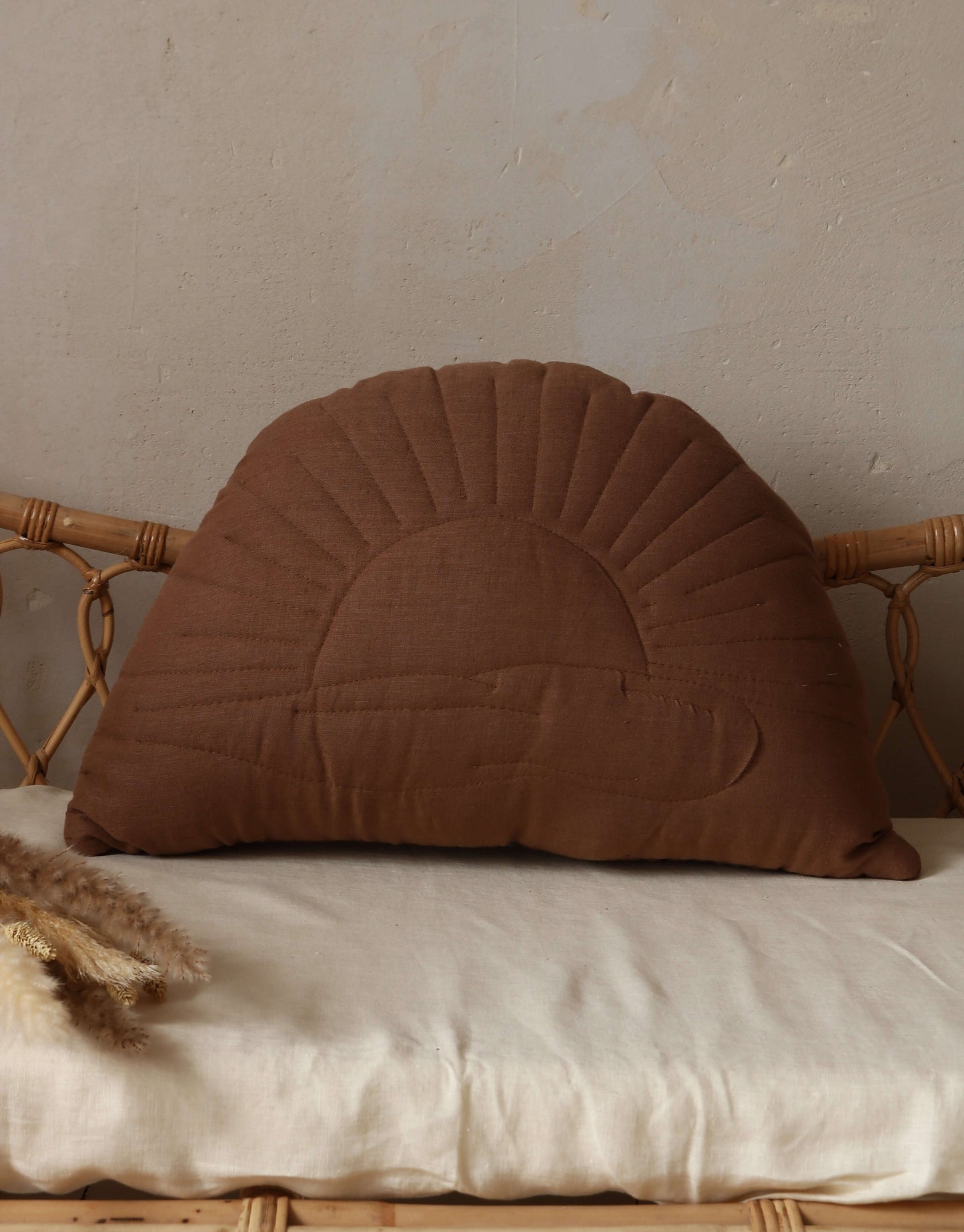 Matuu - Brown sun linen pillow