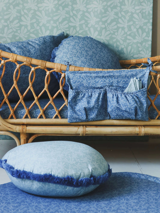 Matuu - Blue barberries - round pillow