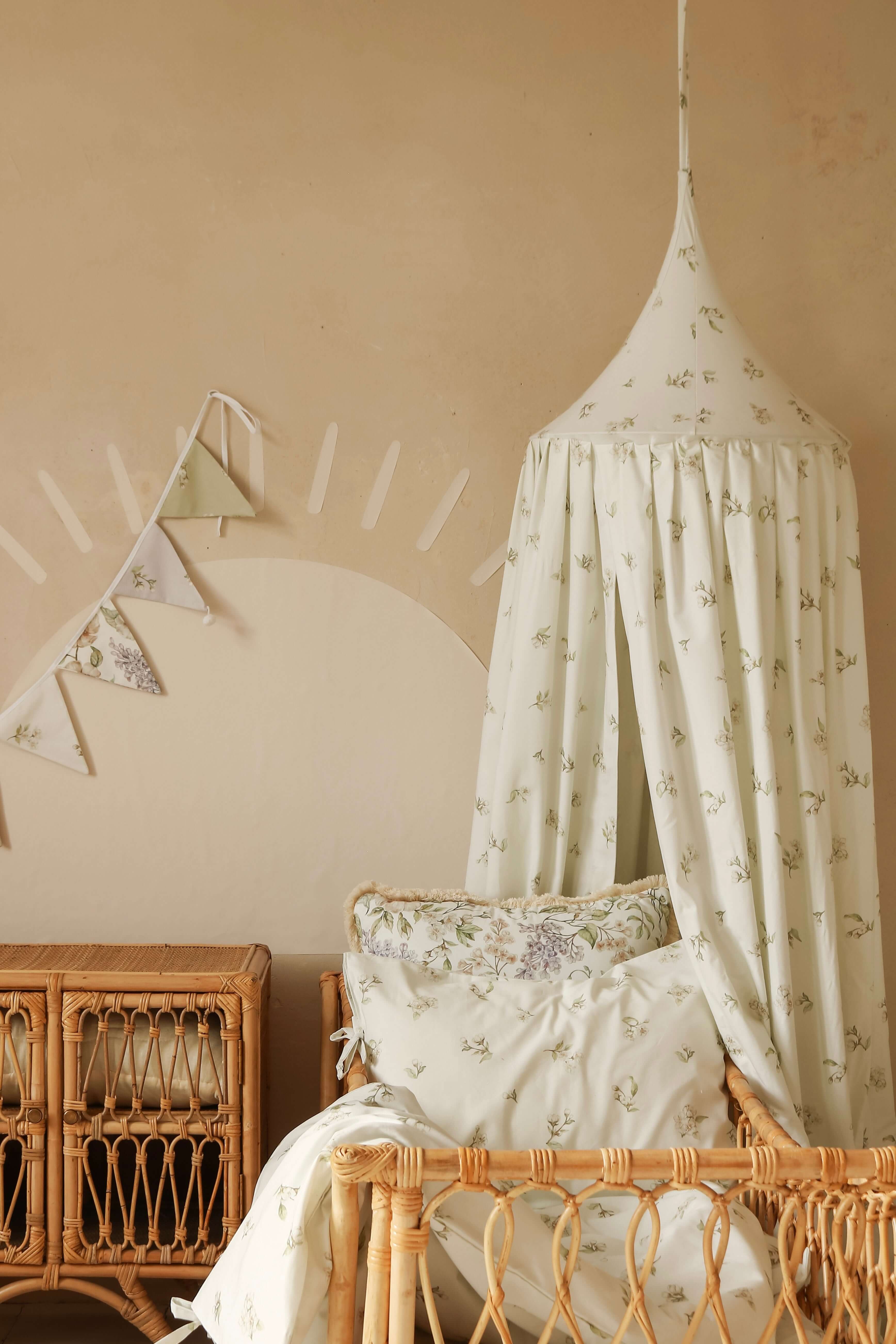 Matuu - Apple blossoms on white - bed canopy, bedhemel