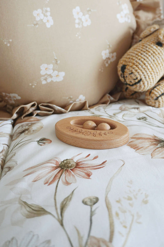 Matuu - Gold meadow on white - boxkleed (box rug), baby play mat