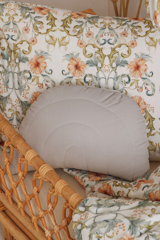 Matuu - Grey rainbow - velvet pillow