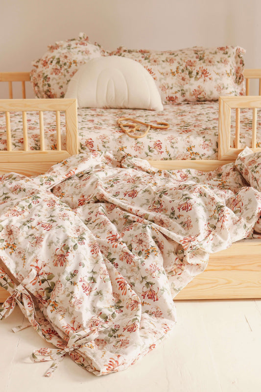 Beddengoed set | Dekbedovertrek and kussensloop - Kamperfoelie bloemen | Matuu