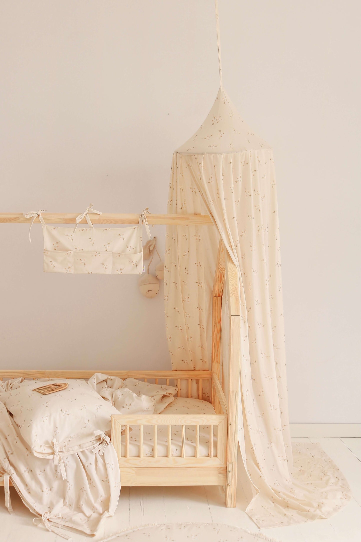 Matuu - Ecru small flowers - bed canopy, bedhemel