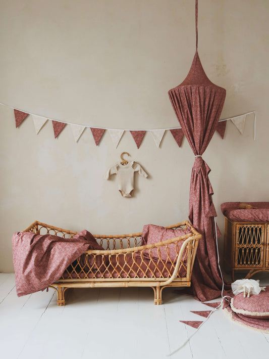 Matuu - Burgundy&ecru barberries garland