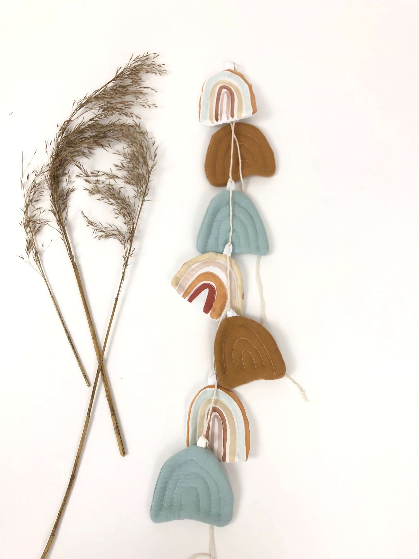 Matuu - The rainbows ( carmel & mint) - garland