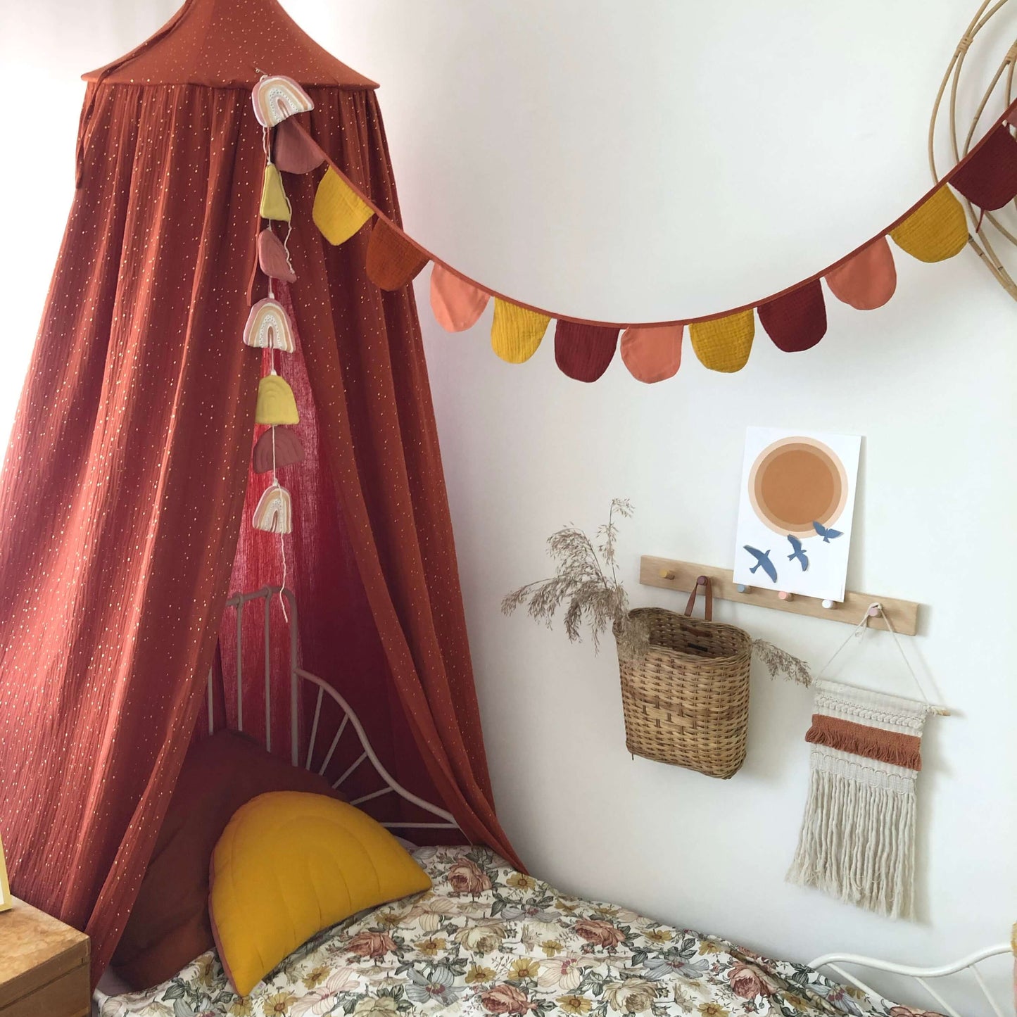 Matuu - The rainbows (dusty pink & mustard) - garland