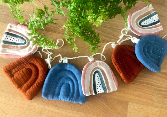 Matuu - The rainbows (blue & rusty) - garland