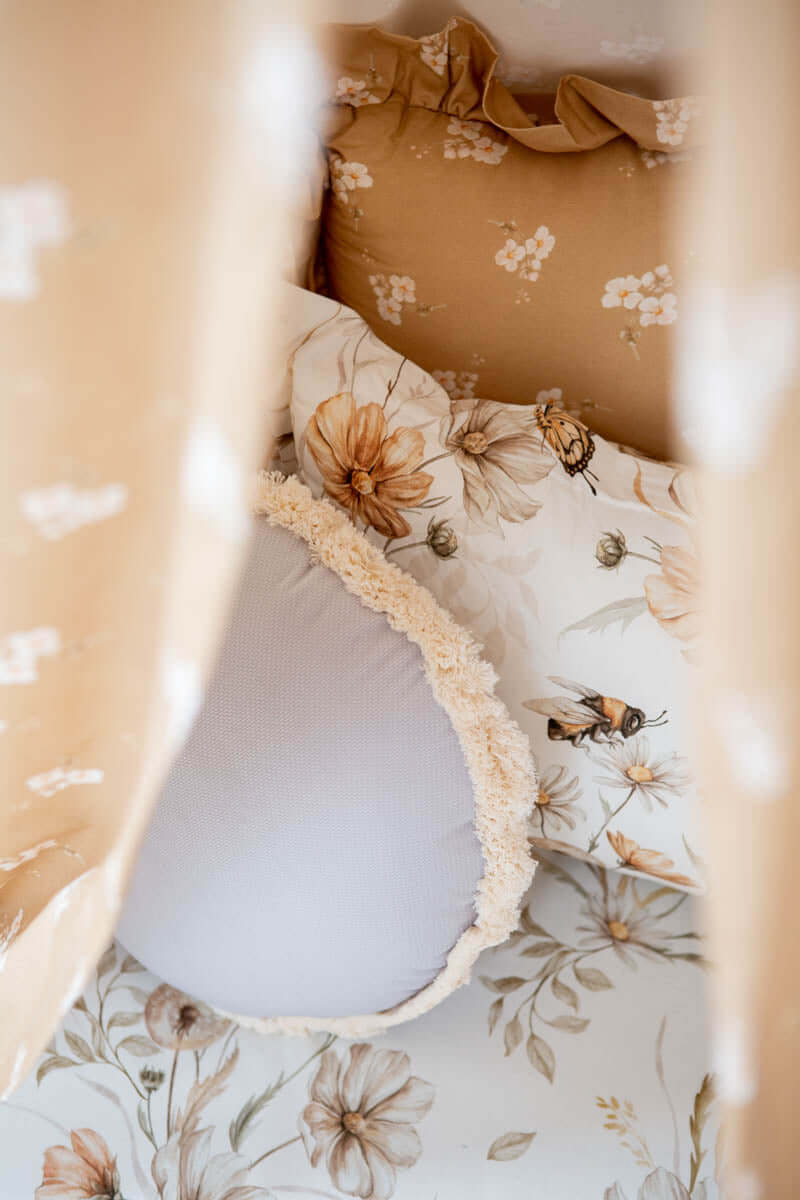 Matuu - Gold meadow on white - round, square, rectangle pillows