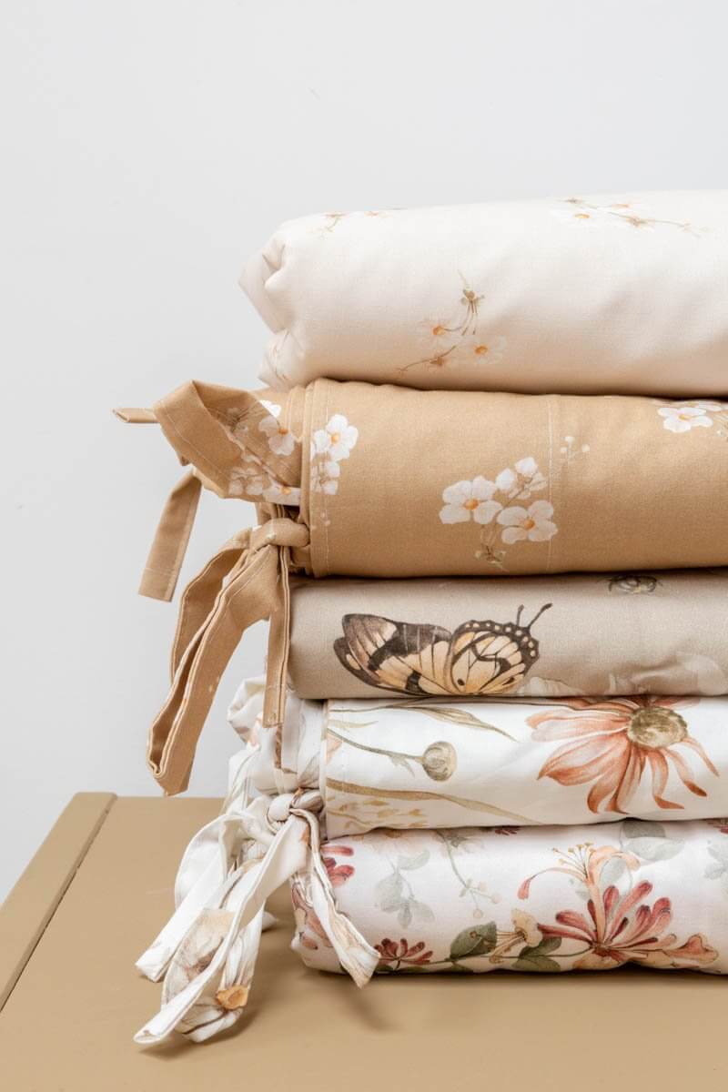 Beddengoed set | Dekbedovertrek and kussensloop - Kleine bloemen karamel | Matuu