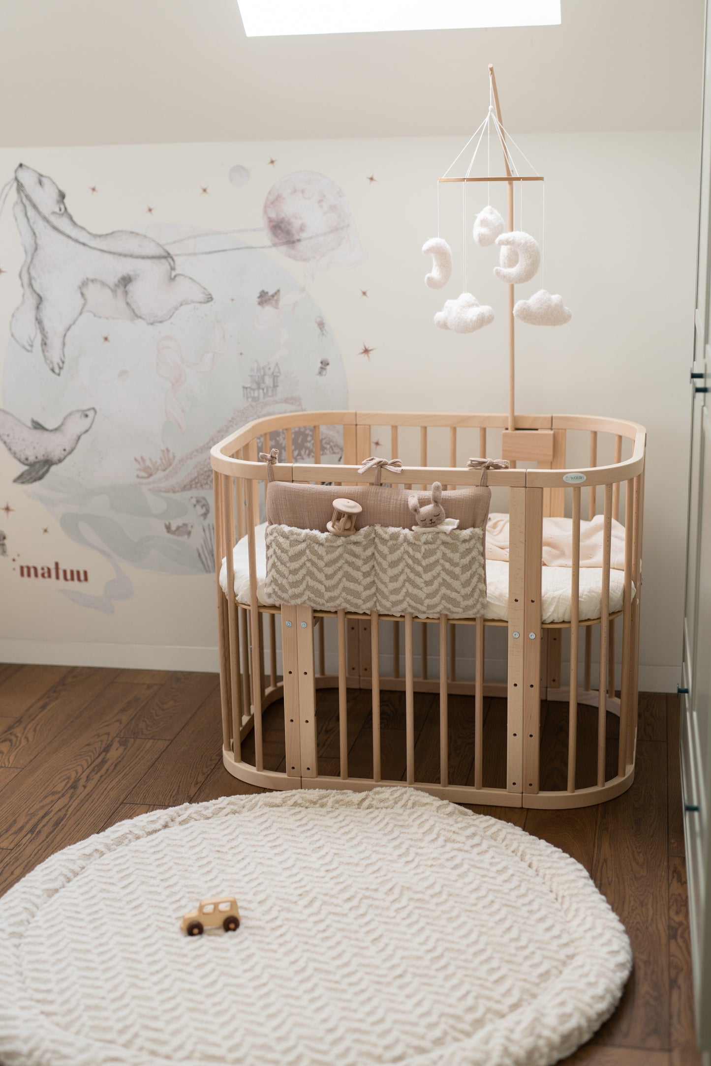 Creamy herringbone - teddy crib organizer, bed pocket