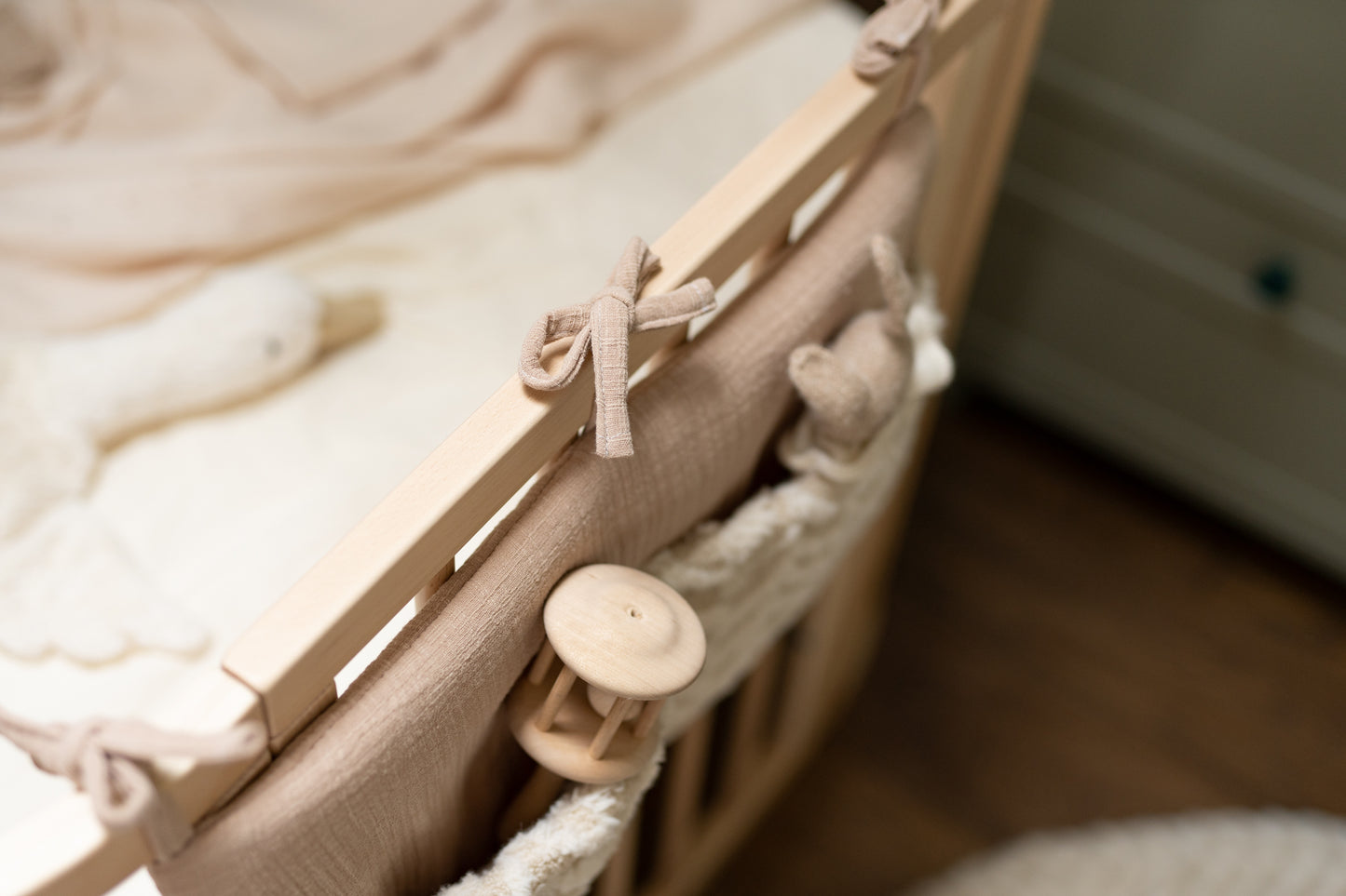 Creamy herringbone - teddy crib organizer, bed pocket