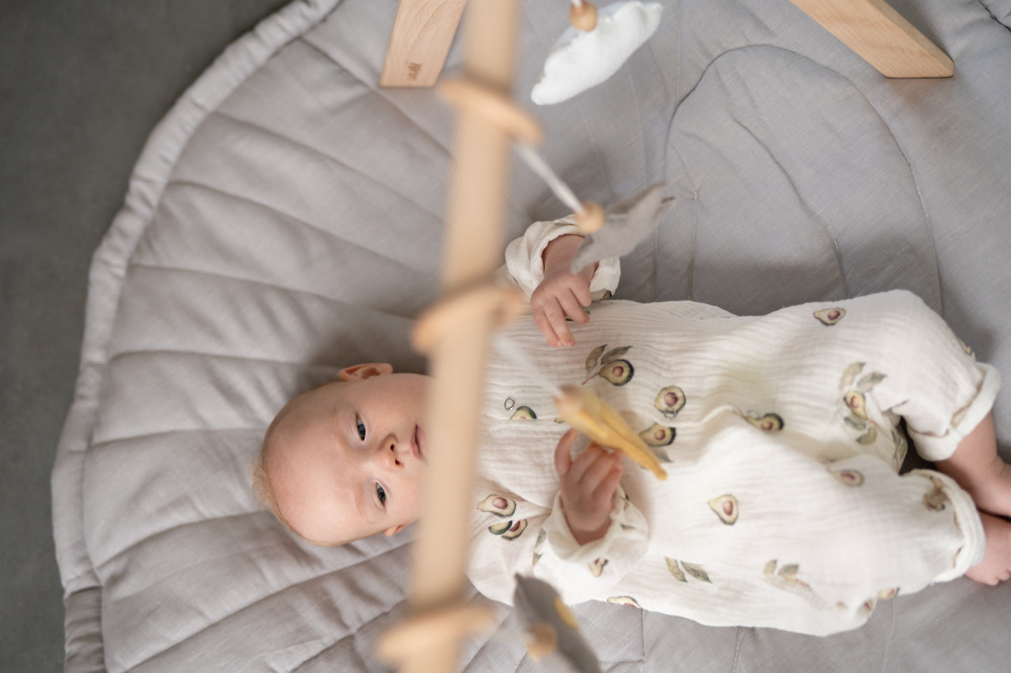 Lichtgrijs Zon linnen baby speelmat - linnen boxkleed