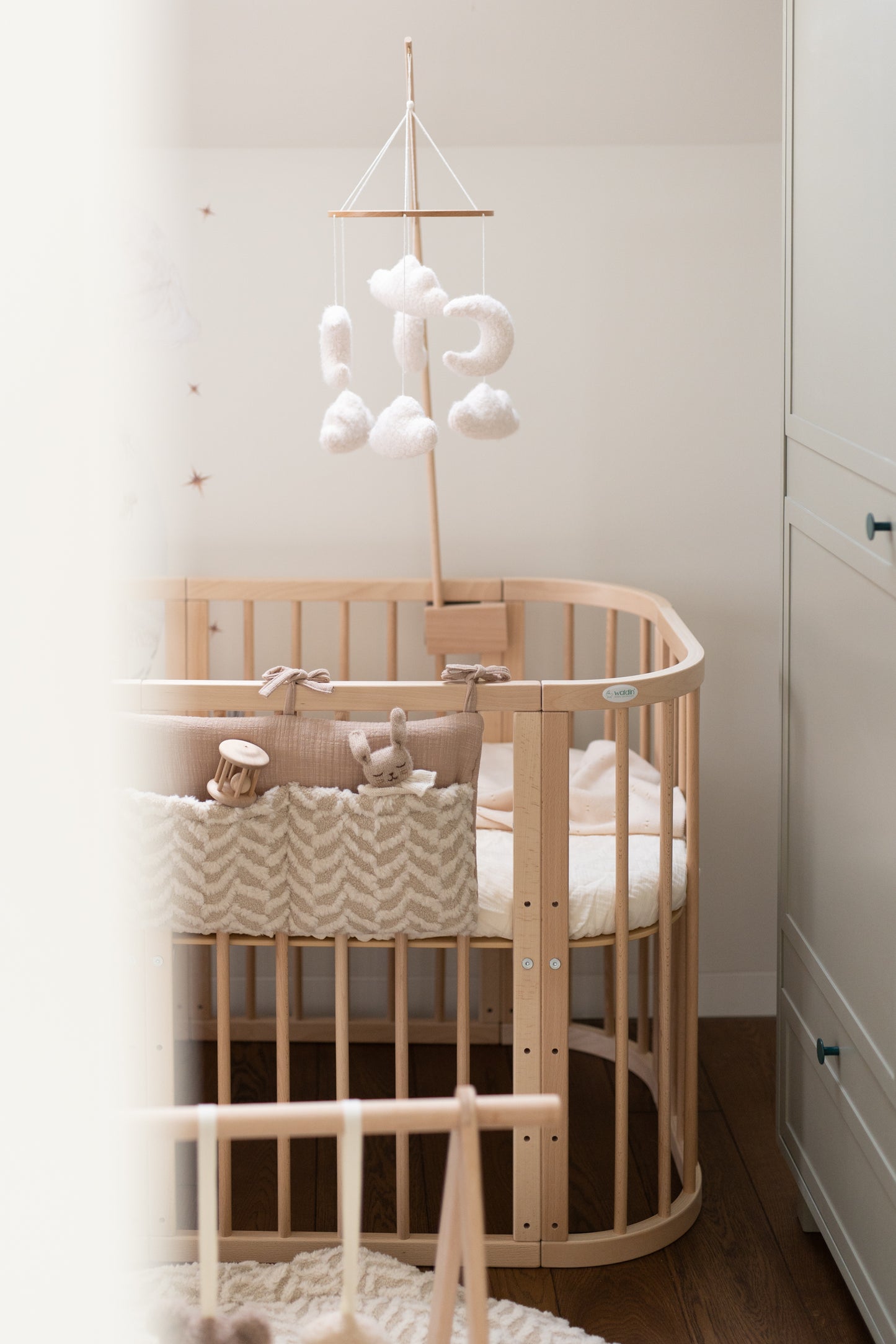 Creamy herringbone - teddy crib organizer, bed pocket