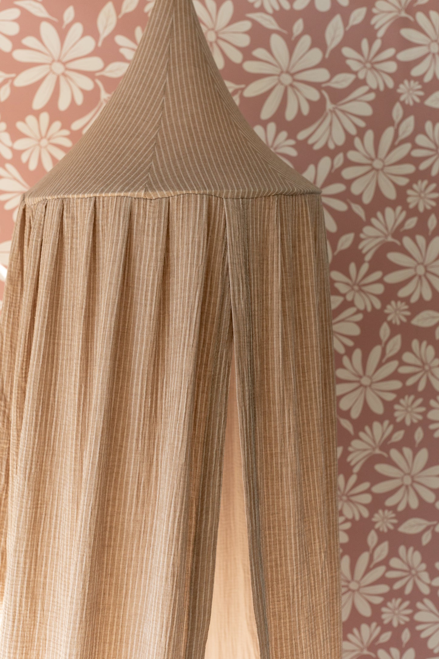 Matuu Beige Fine Stripes muslin crib canopy over round play mat – cozy reading nook