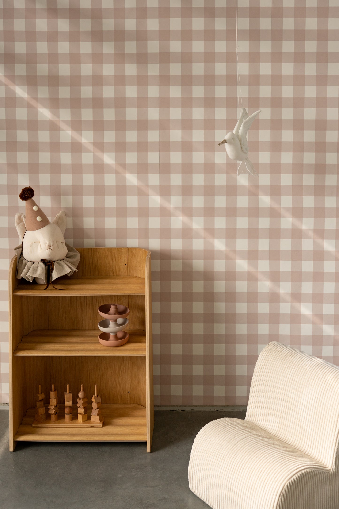 Matuu Sand Gingham beige gingham wallpaper in children’s playroom – stylish interior design