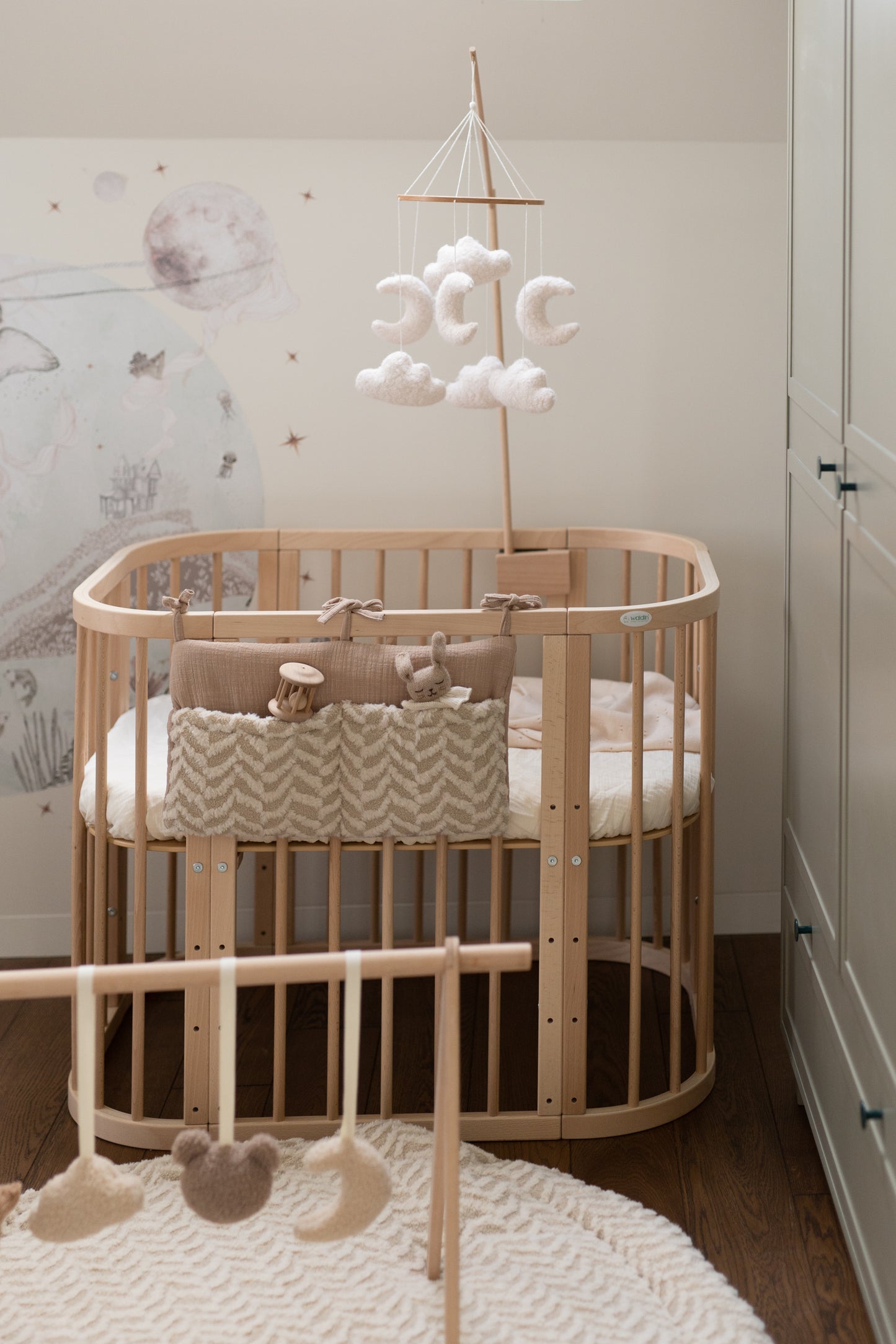 Creamy herringbone - teddy crib organizer, bed pocket