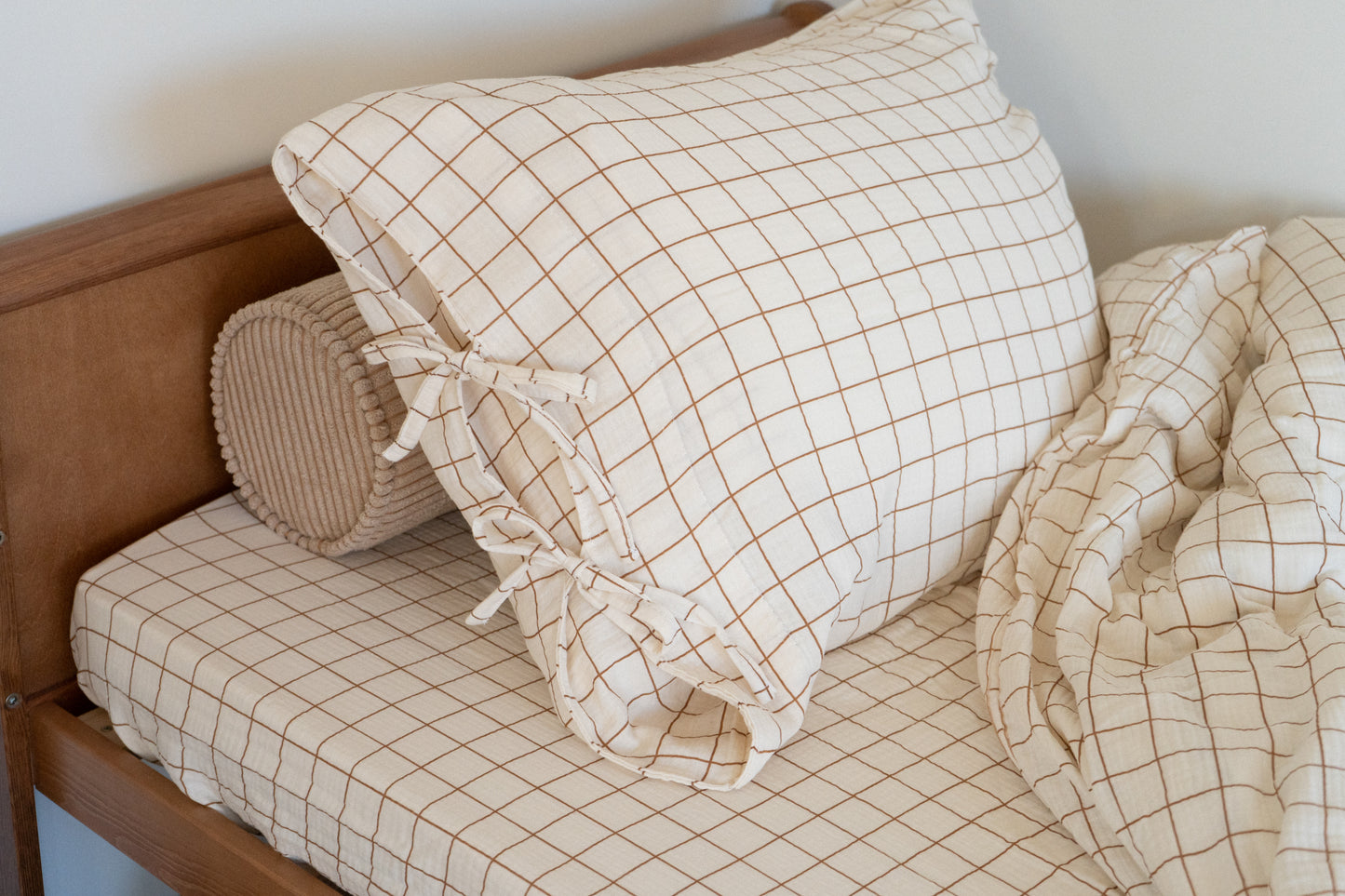 Brown checked on cream - bedding set