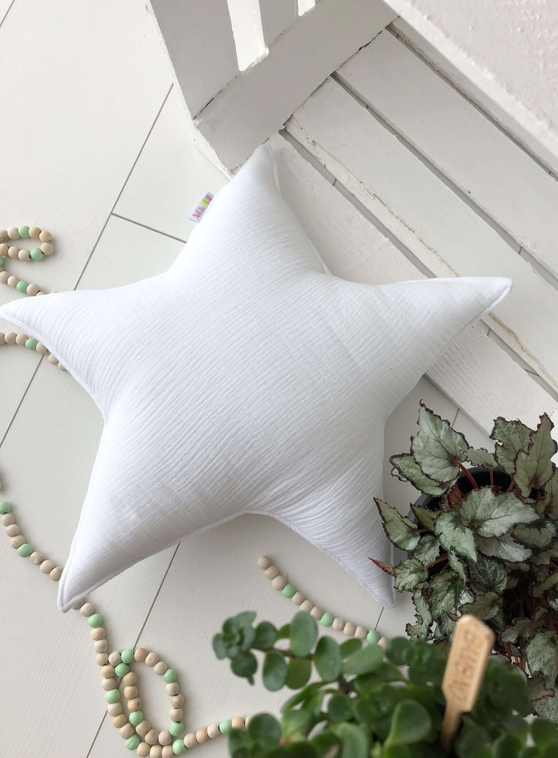 Matuu - sage star II - white pillow