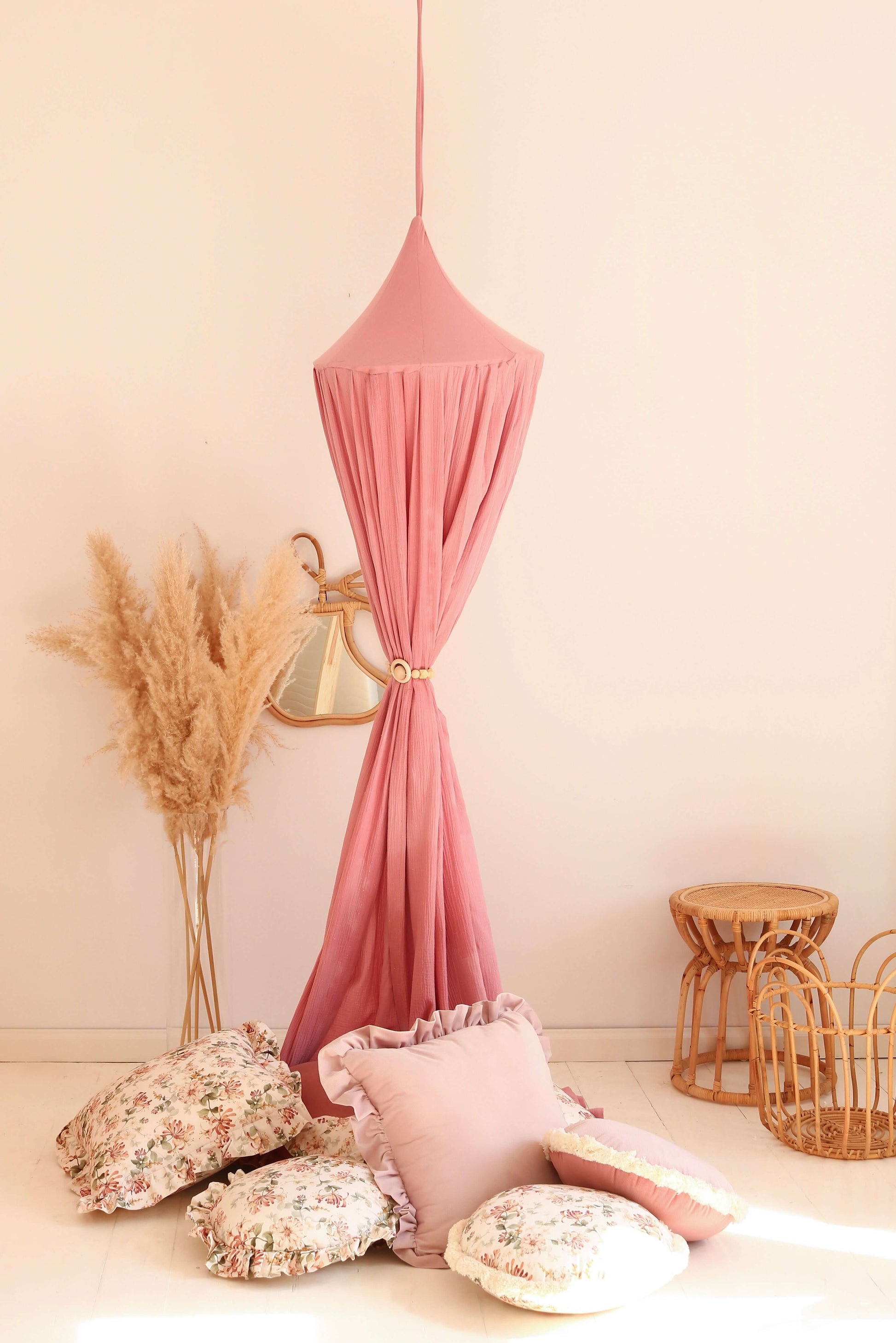 Matuu - Pink with gold dots canopy - bed canopy, bedhemel
