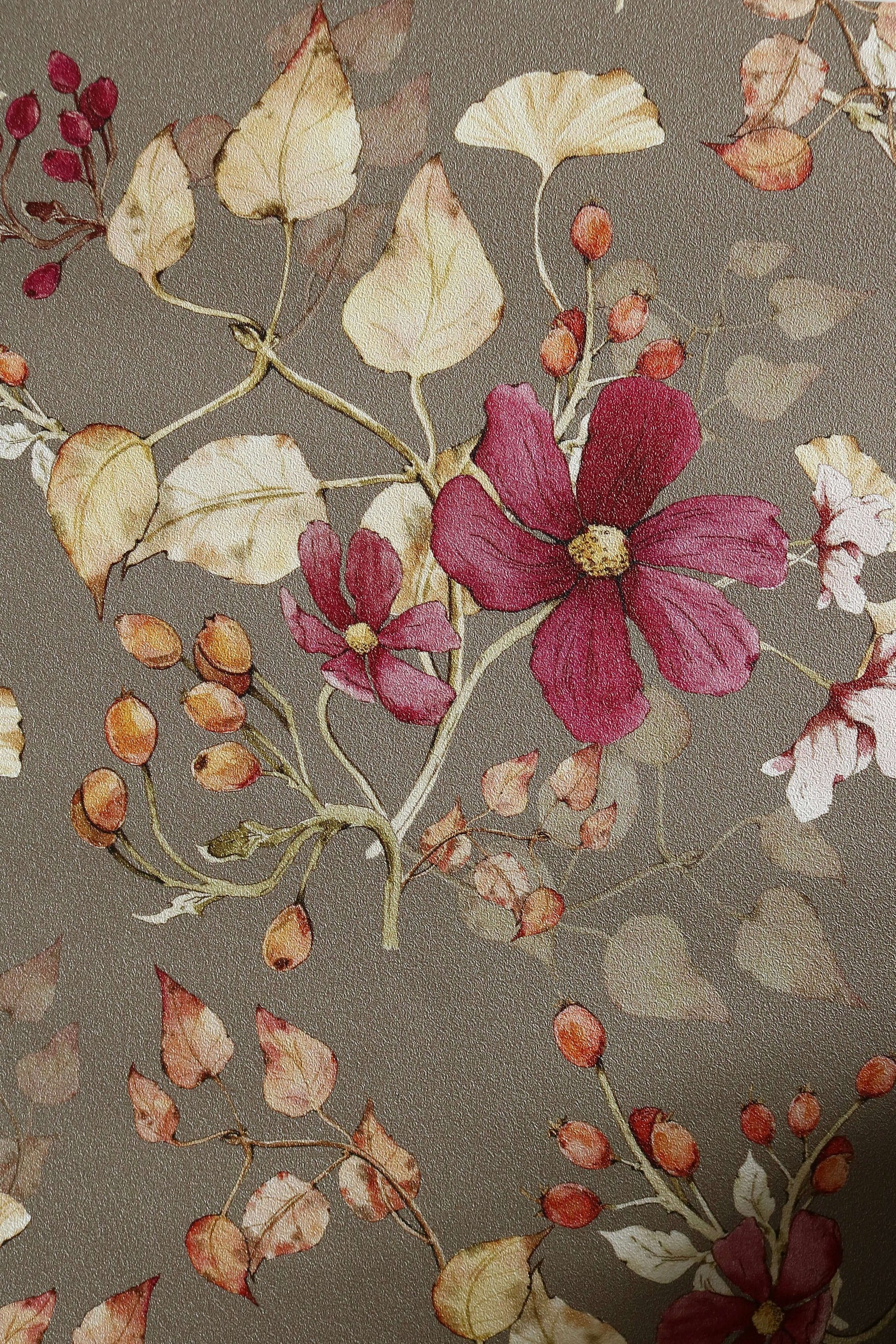 Behang - Romantische nazomer bloemen op donkerbeige | Matuu