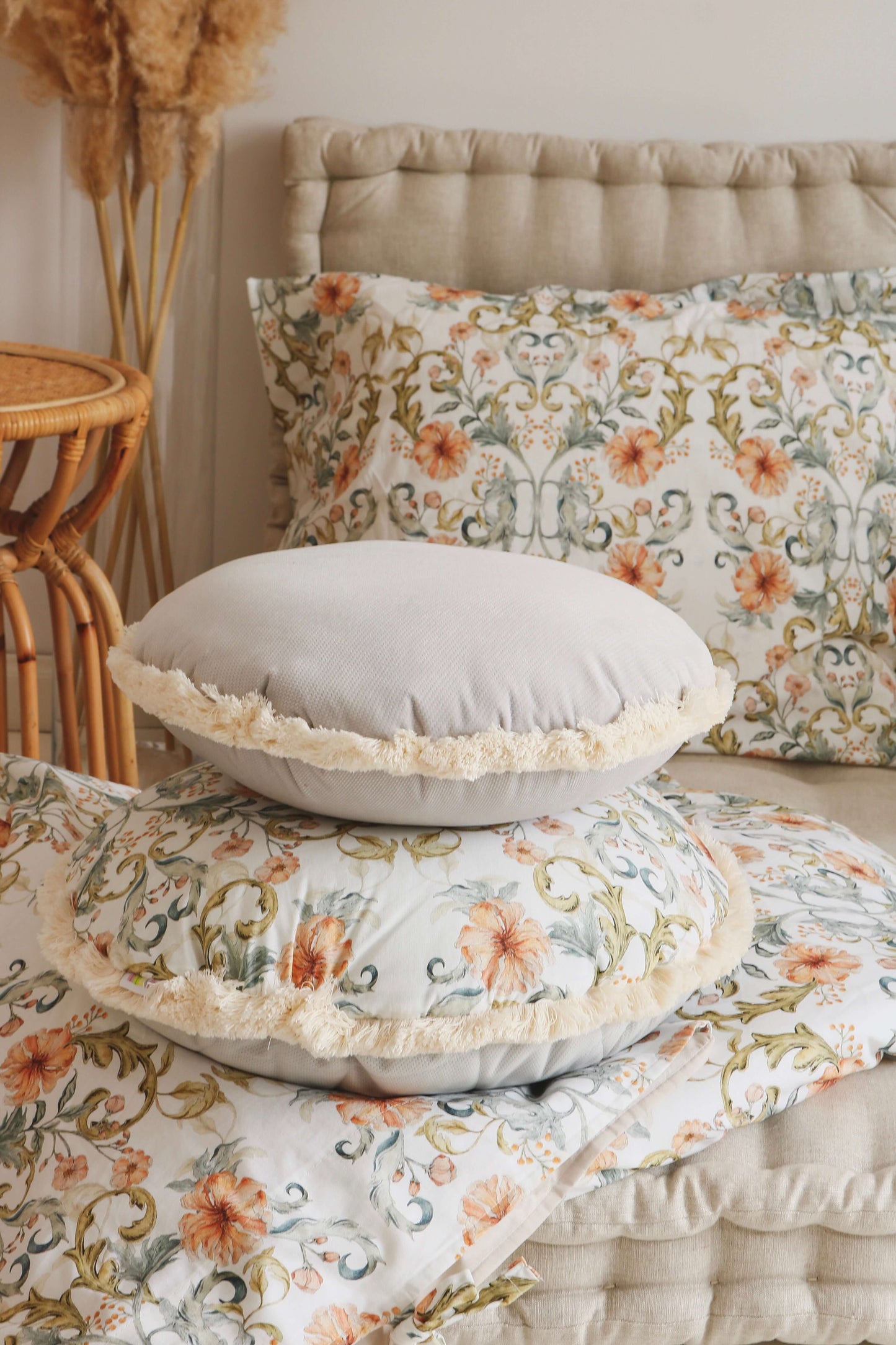 Matuu - Grey pillow - round velvet pillow