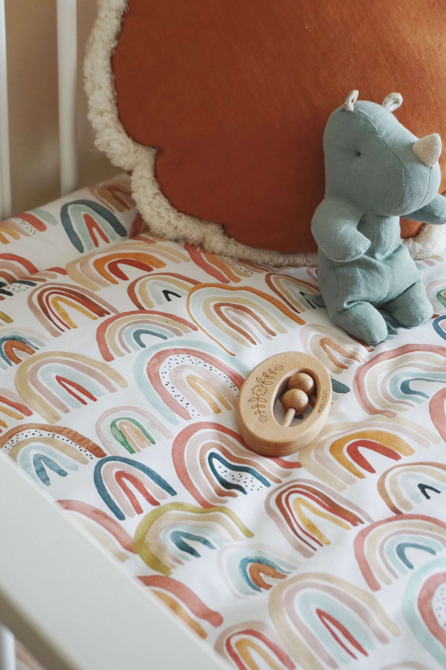 Matuu - THE RAINBOWS & RUST - box rug, boxkleed, quilt baby blanket, play mat