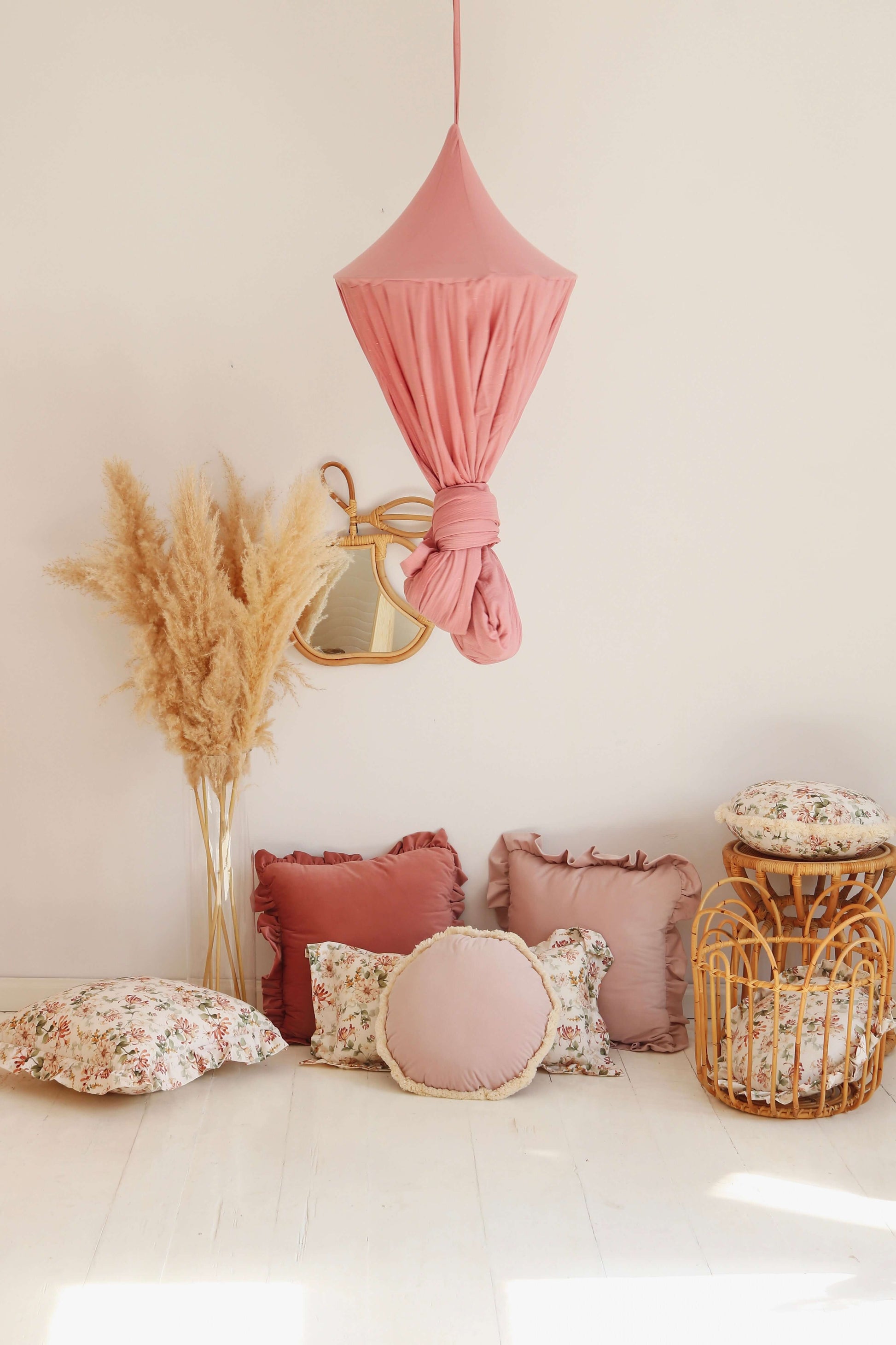 Matuu - Pink with gold dots canopy - bed canopy, bedhemel