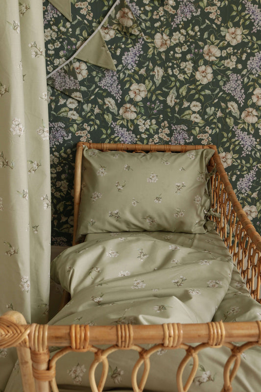 Beddengoed set | Dekbedovertrek and kussensloop - Appelbloesem bloemen op licht groen | Matuu