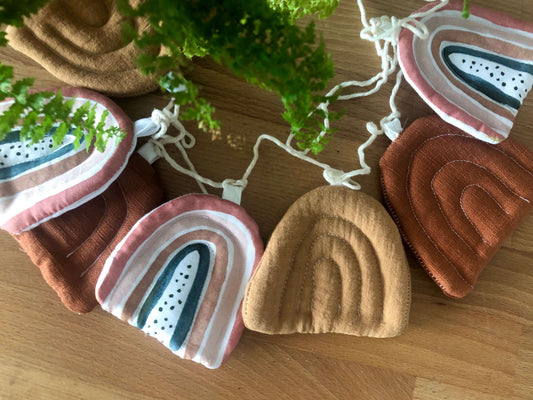 Matuu - The rainbows (Brown & Carmel) - garland